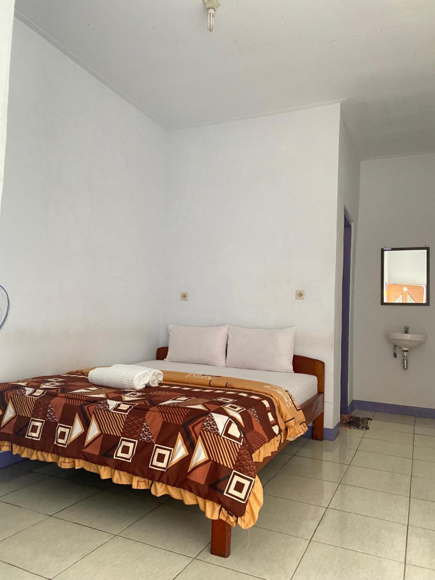 Mahoni Guest House Келімуту Екстер'єр фото