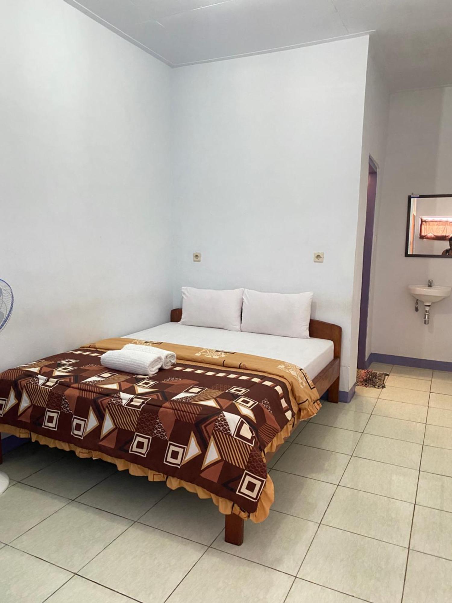 Mahoni Guest House Келімуту Екстер'єр фото
