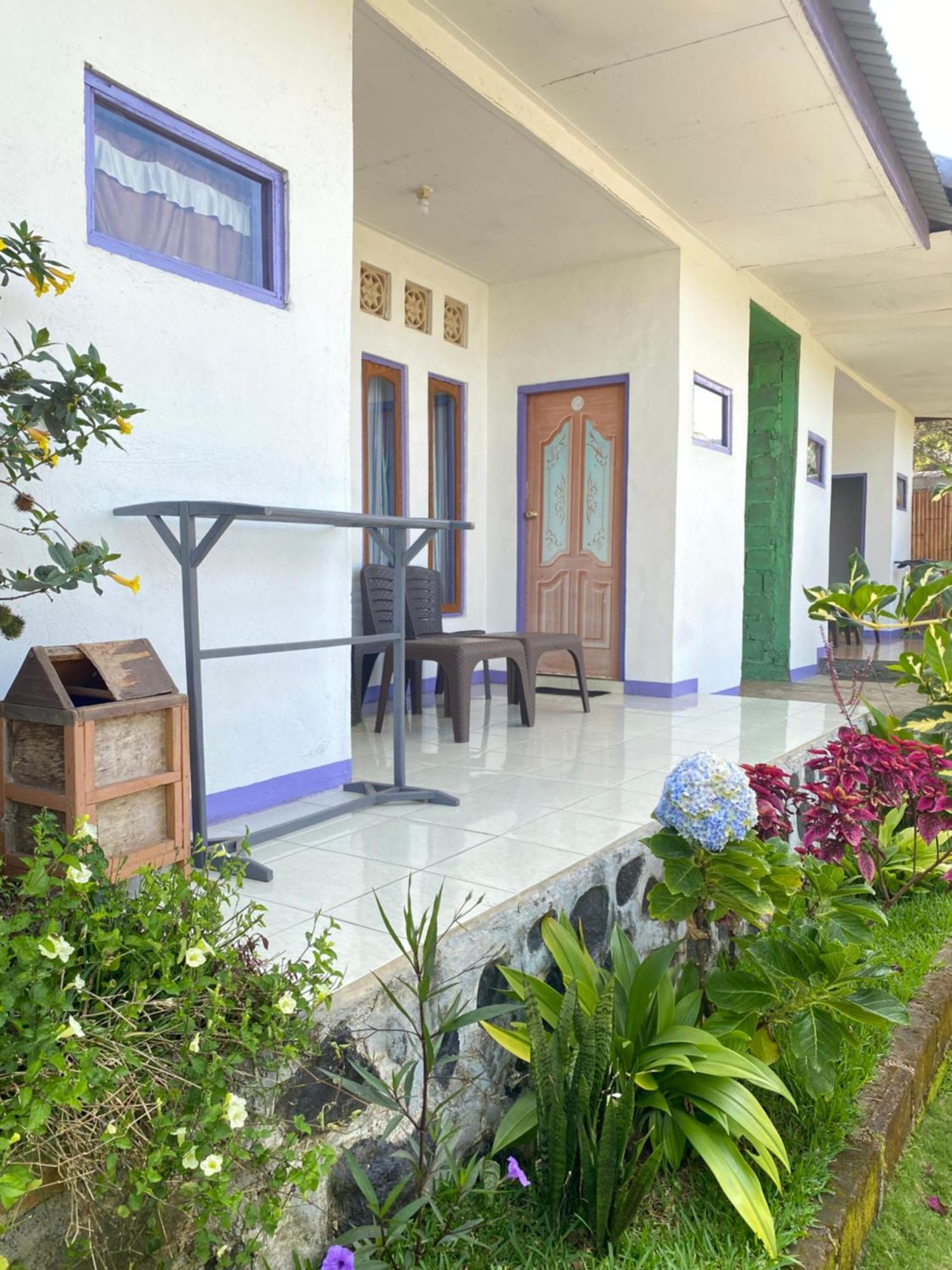 Mahoni Guest House Келімуту Екстер'єр фото